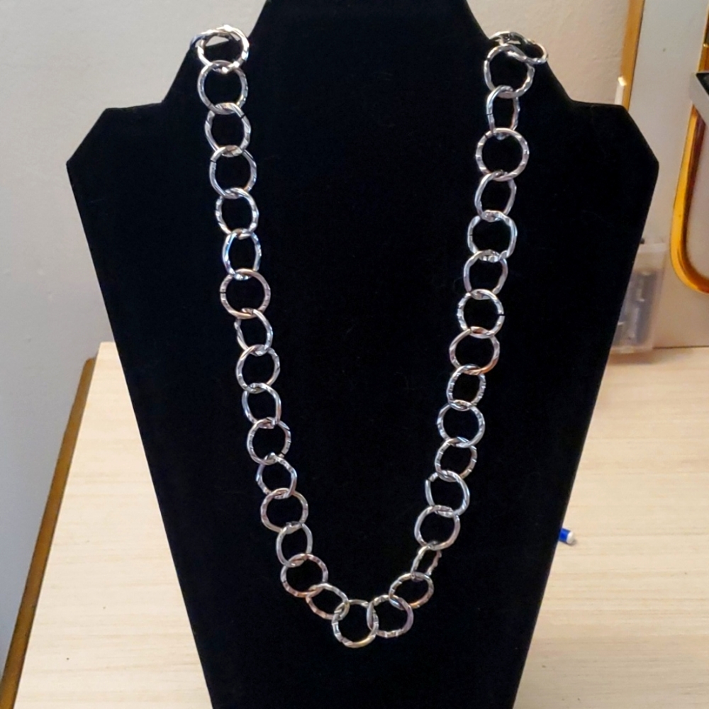 VINTAGE - LONG SILVER NECKLACE- Medium Circle Links